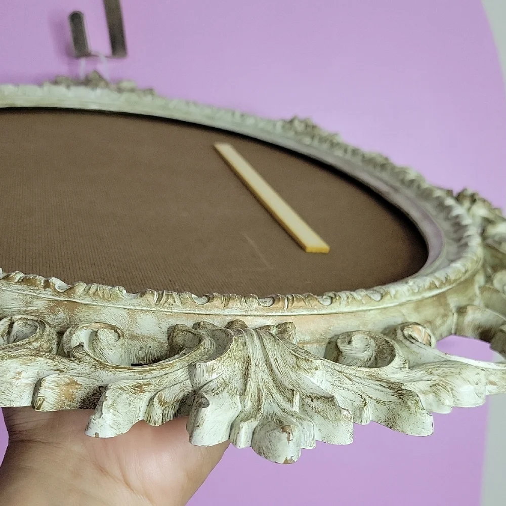 Elegant Vintage-Style Oval Wall Mirror